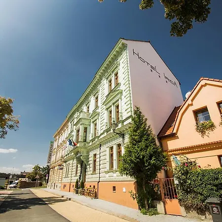 Irida Hotel 3*