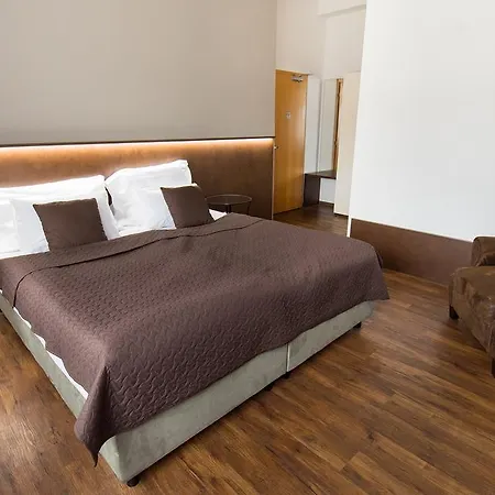 Hotell Irida 3*